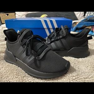 NWT Adidas Black U Run Originals